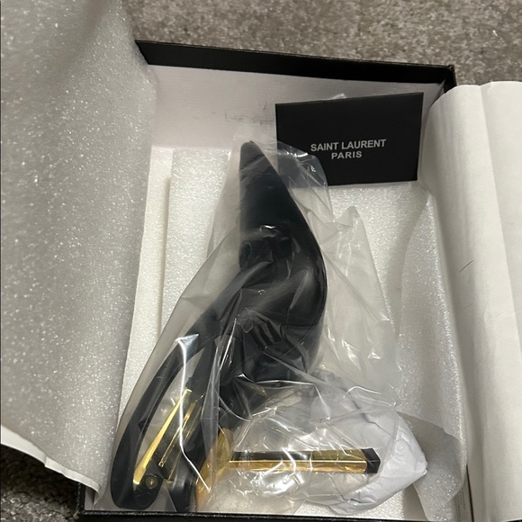 Saint Laurent Black Lee Leather Heels with Gold Heel - Picture 4 of 9